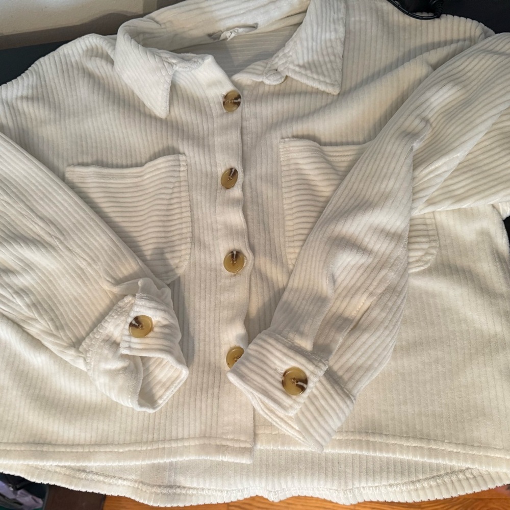 White Ribbed Button-Up Jacket - Picture 3 of 3